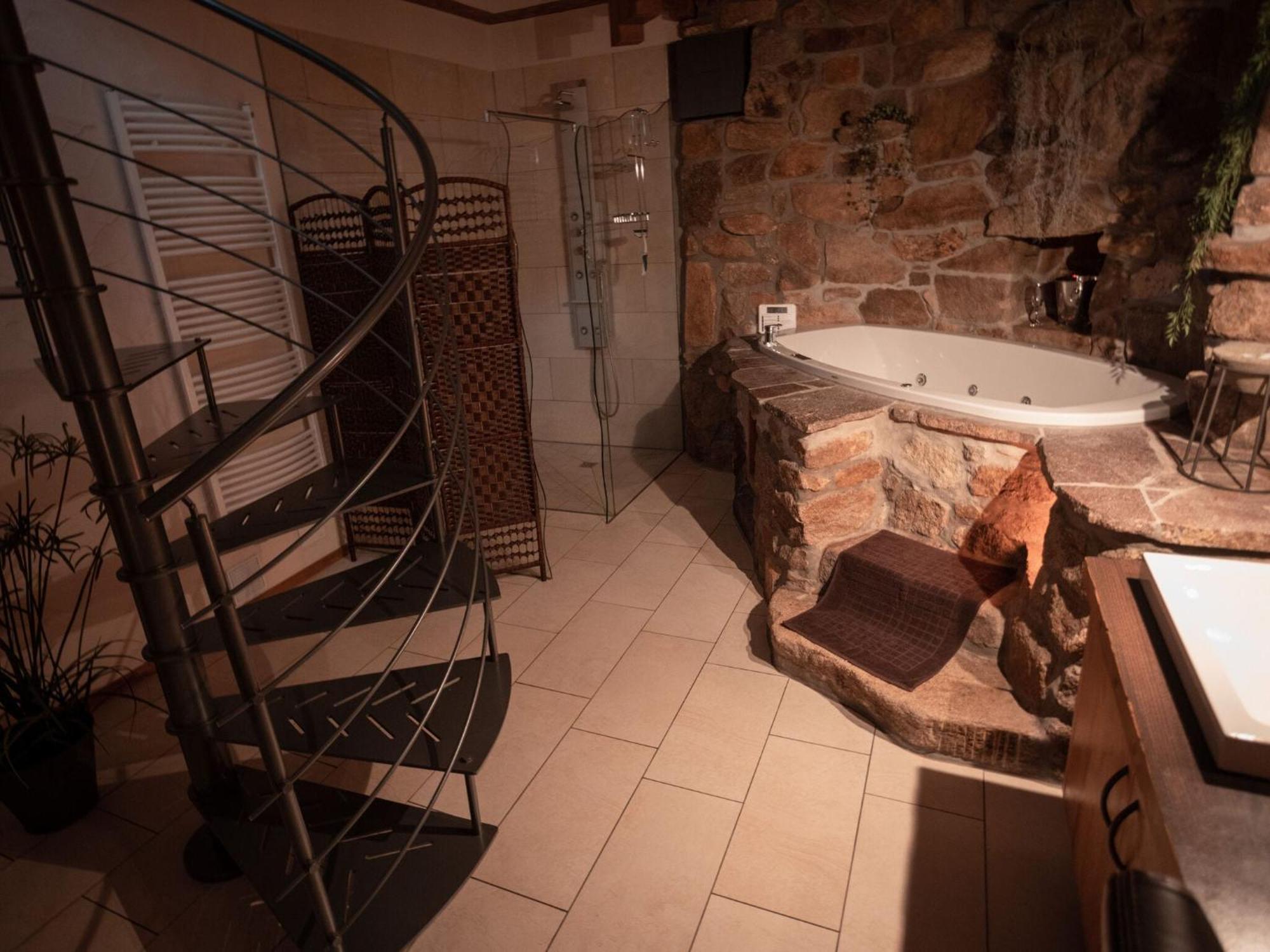 Holiday Home With Whirlpool And Sauna In Viechtach Buitenkant foto